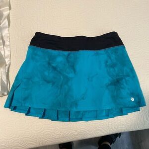 Lululemon Athletica Teal and Black Mini Skirt